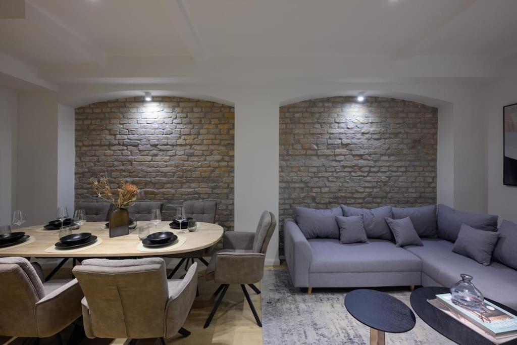 Huge Designer In Mitte 120 Sqm
