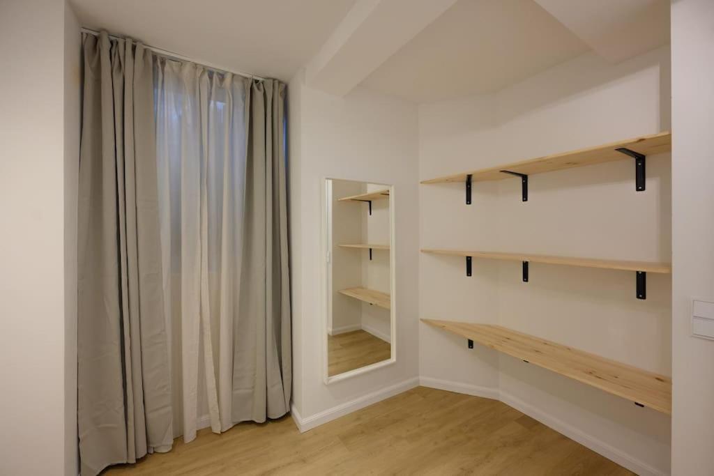 Huge Designer In Mitte 120 Sqm * Berlin