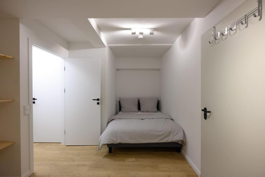 Huge Designer In Mitte 120 Sqm Apartment Berlin