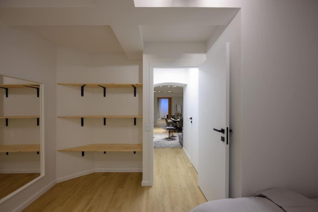 Huge Designer In Mitte 120 Sqm Apartment