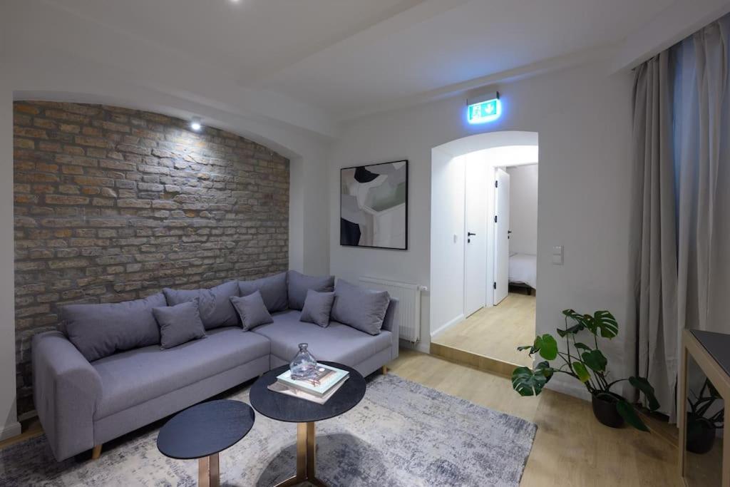 Huge Designer In Mitte 120 Sqm *