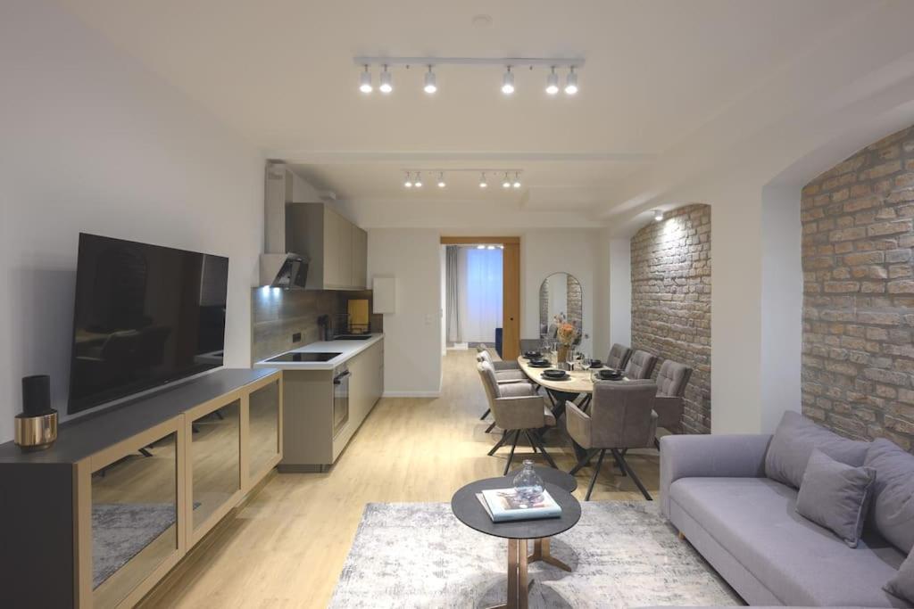 Huge Designer In Mitte 120 Sqm